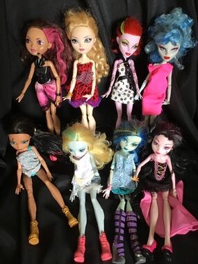 Monster High Fashion Dolls Set - Pink, Blue & Multicolor. Lot of 8